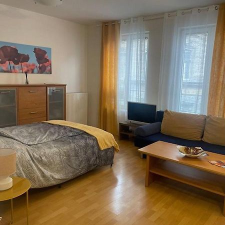 Central Studio Close To Andrassy Avenue For 4 Persons Boedapest Buitenkant foto
