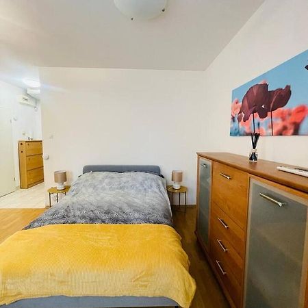 Central Studio Close To Andrassy Avenue For 4 Persons Boedapest Buitenkant foto